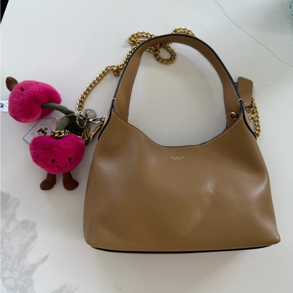SOLD ON DEPOP - Coach Brooklyn 23 Leather Shoulder Bag with Gold Chain